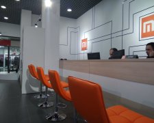 Xiaomi выпустила гаджет, который вернет в прошлое: Элвис Пресли и безумные 60-е