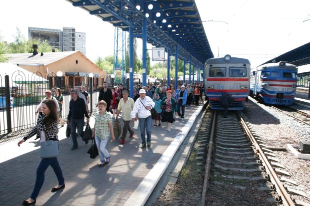Романенко порівняв "Укрзалізницю" із китайськими потягами: результат приголомшує