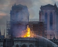 Пожар в Соборе Парижской Богоматери: Трамп, Макрон и другие отреагировали на разрушительную катастрофу