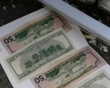 Хмельницкие копы продаются за $300