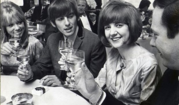  Умерла легенда британской поп-музыки, которая пела вместе с The Beatles