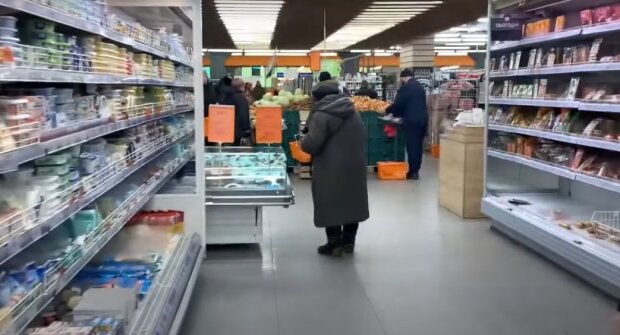 Продукты в магазине, скриншот из видео