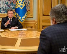 "Як наступити на горло власній пісні,  Порошенко не знає"