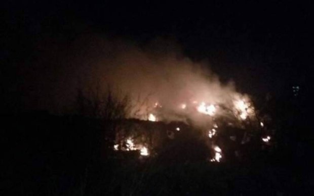 Знімки палаючого полігону з відходами в Житомирі показали в мережі