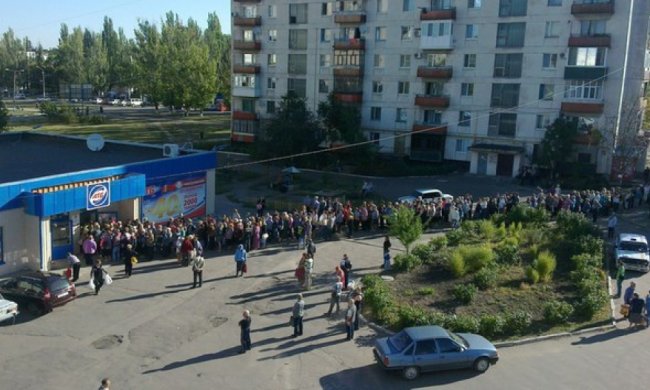 Українські міста втрачають голову через акції у супермаркетах (фото, відео)