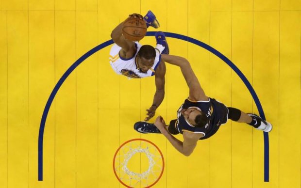 НБА: Блок-шот Уолла и мощный данк Дюранта в лучших моментах игрового дня