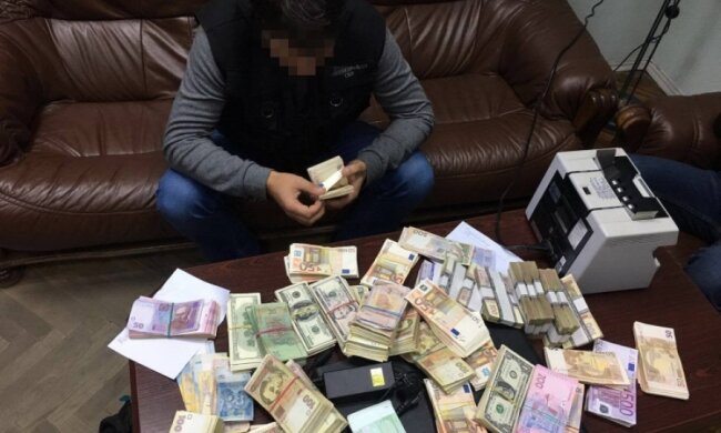 В НАБУ показали, где осели выведенные из Украины миллиарды