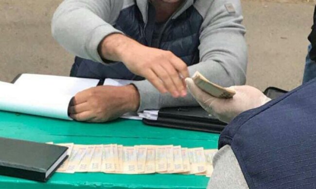 На Днепропетровщине глава РГА попался на коррупции