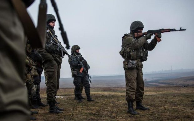 Сутки в АТО: провокации продолжились, ранены трое украинских воинов
