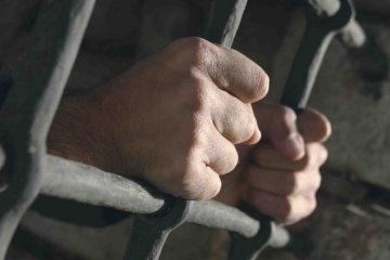 Украинских партиотов бросают за решетку, а коррупционеры на свободе