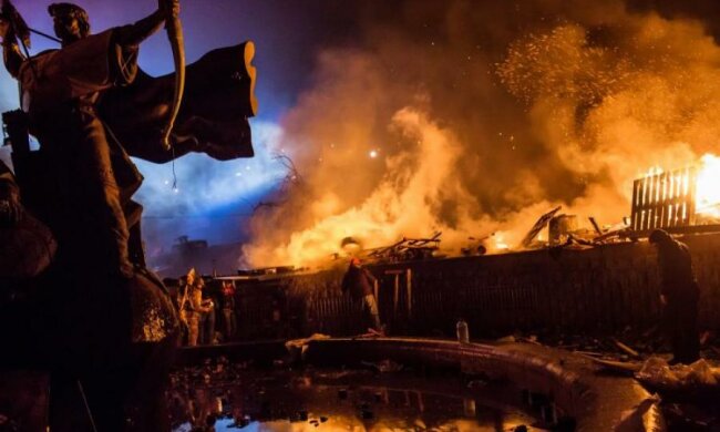 Ховаються за вишиванками: політик про привиди Януковича у владі