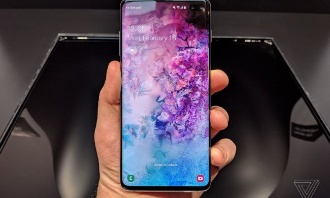 Samsung Galaxy S10 оскандалился в сети: куча багов и фейковые характеристики
