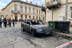згорілий Volvo Львів пожежа сміттєві баки