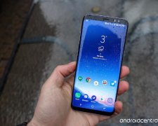 Конкуренція змусила Samsung продавати флагмани за копійки