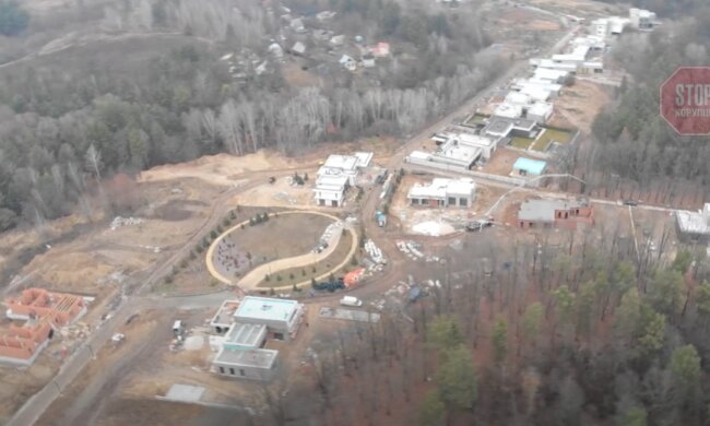 Небезпечне будівництво: на Київщині котеджне містечко зводять поблизу скотомогильника?