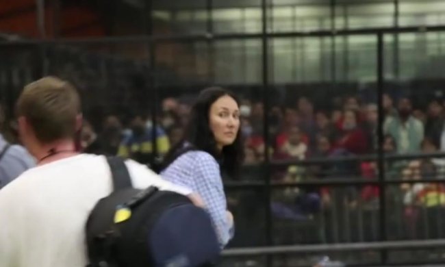 Шкиряк взял в Непал подругу