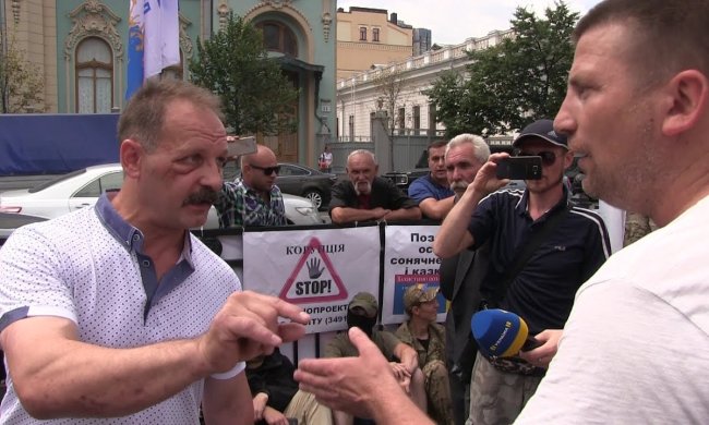 "Нах*й пішов бігом!" - депутат Барна розповів журналісту про свою роботу