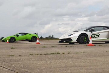 Lamborghini Aventador SVJ і Huracan Performante, скріншот