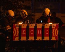 Вибухи в Києві 11 липня: рятувальники на місці атаки балістикою