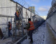 У колонії оновили огорожу: Facebook Північно-Східне УПРАВЛІННЯ З ПИТАНЬ ВИКОНАННЯ ПОКАРАНЬ