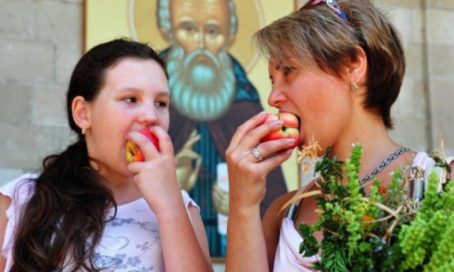 Яблучний Спас 2018: гарні привітання у прозі, віршах і листівках