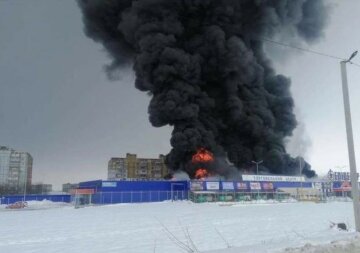 Пожар в "Эпицентре", фото: ГСЧС в Николаевской области