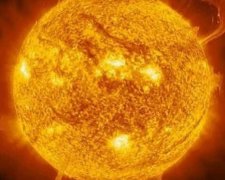 NASA обнародовали видео гигантской дыры на Солнце