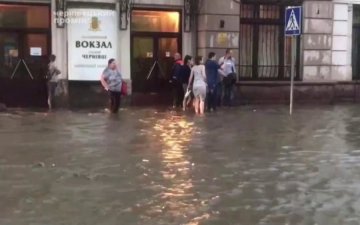 Українське місто перетворилося на Венецію: відео