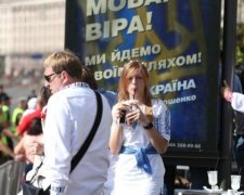 Палахкотить неслабо: в мережі висміяли реакцію путінських тролів на парад в Києві