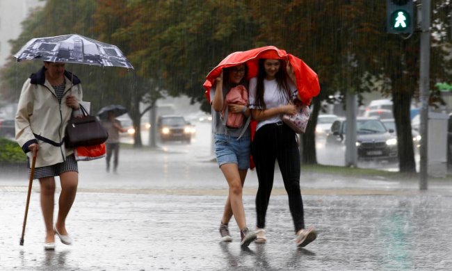 Погода на завтра: аномальна стихія накоїть лиха в останній день липня