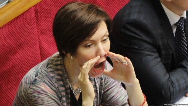 "Паскуда противна": українці ледь не лінчували скандальну подружку Януковича