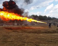 Вогнемет Маска в кожну сім'ю: блогер зібрав репліку з підручних засобів