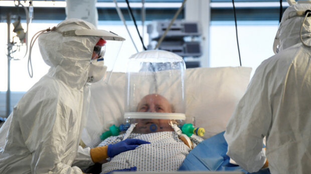 Коронавирус парализовал хмельницкие больницы, полный коллапс: "Нет даже каталок"