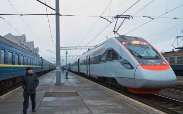 Повернуться усі: Укрзалізниця дає додаткові Інтерсіті на свята