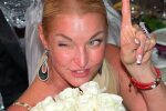 Замість валянок з шортами: Волочкова раптово перевтілилася за допомогою перуки