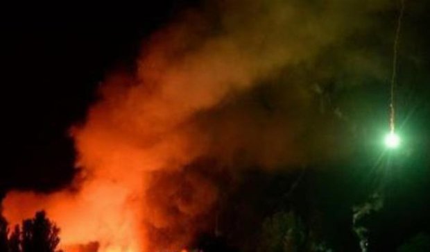 Пожар на складе боеприпасов в Сватово вызвала сигнальная ракета - Минобороны