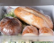 Хліб у морозилці