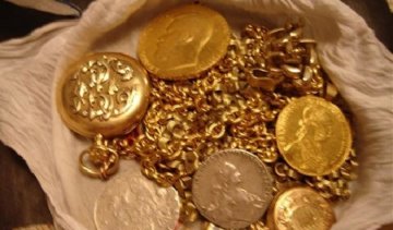 Дніпрянин знайшов скарб у своїй поштовій скриньці