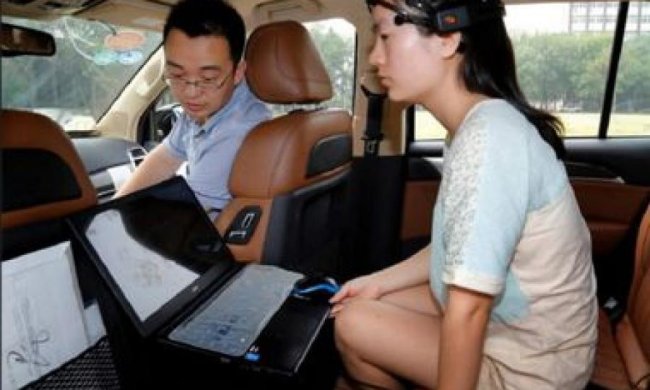Китайці можуть керувати авто мозковими імпульсами 
