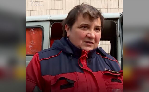 Київські медики показали, як ризикують життям у розпал пандемії: іржава "таблетка" і один захисний костюм на всю бригаду