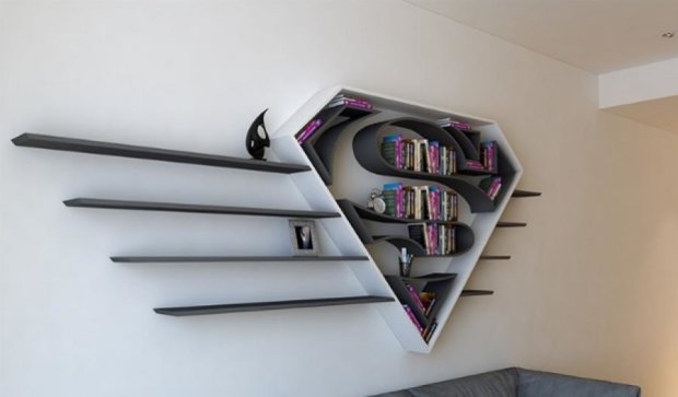 Дизайнер створив супергеройські книжкові полиці