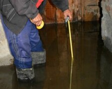 Комунальники показали тернополянам, що "живе" у їхній каналізації: "За що ми платимо?"