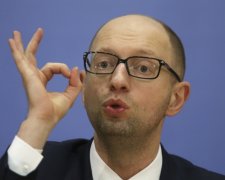 Яценюка спіймали на плагіаті дисертації