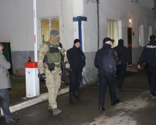 Здание полиции Одессы заблокировал спецназ СБУ