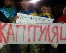 Ні капітуляції: одеські дайвери протестували під водою, яскраві фото підкорили мережу