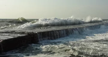 В Одесі море затягло і понівечило дівчину: тіло не можуть впізнати