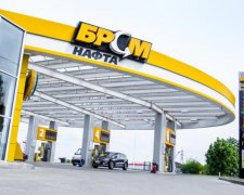 Куди ти лізеш: розлючені водії влаштували на заправці криваву бійню, відео