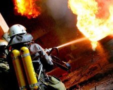 Росія знову у вогні: моторошна пожежа поглинула найбільший завод