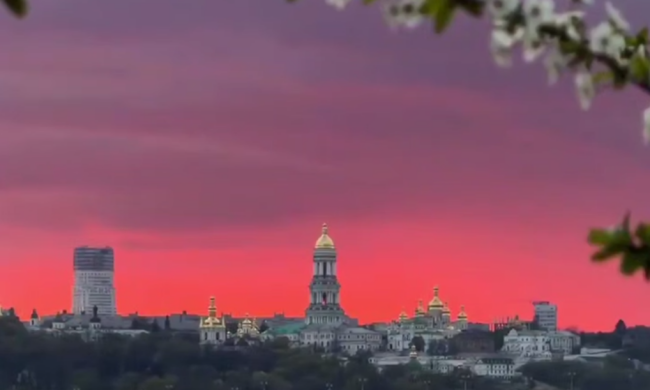 Церковь, закат, кадр из видео