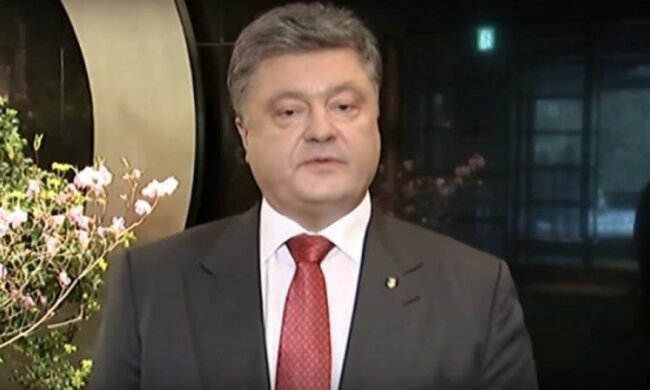 Порошенко зробив подарунок виноробам